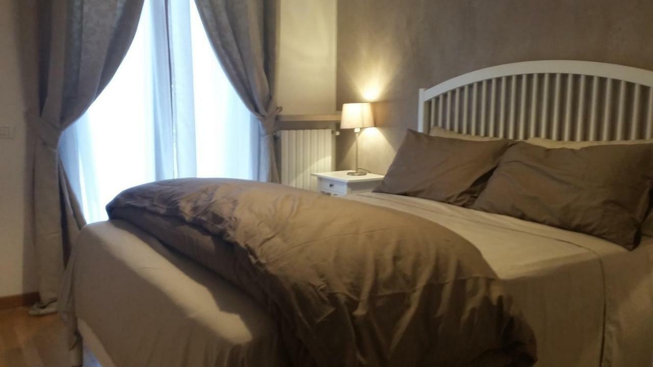 Residenza Leon Bed & Breakfast Castelnuovo del Garda Exterior photo